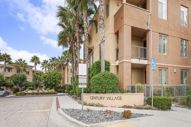 Building Photo - Spacious 4 Bedroom TownHome in Garden Grove!