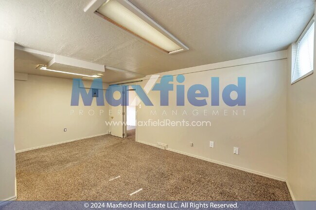 Building Photo - SUGAR HOUSE - 3 BD 1 BA Pet Friendly
