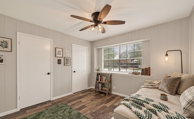 Building Photo - 1203 Bernard Ave