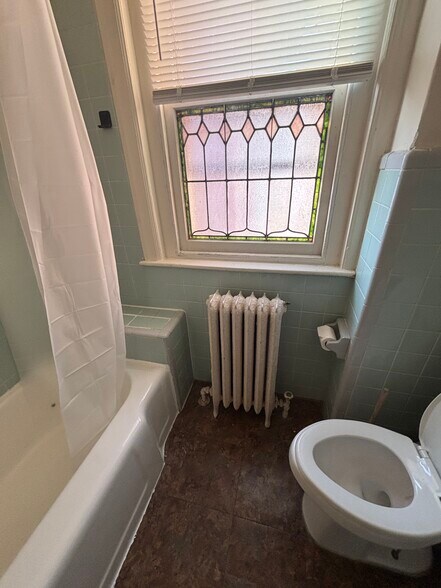 Building Photo - 1305 Foulkrod St