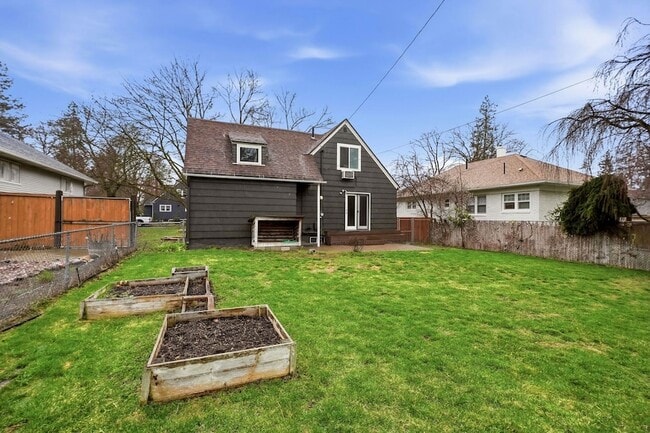 Building Photo - 2617 S Post St