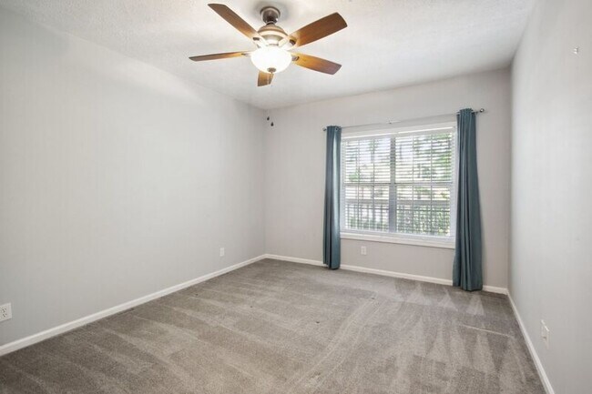 Building Photo - 1250 Parkwood Cir SE