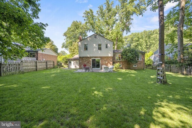 Building Photo - 809 Woodley Dr