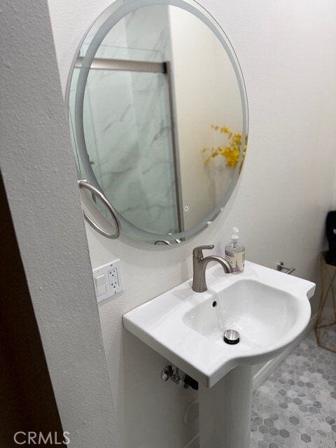 Building Photo - 141 S Peralta Hills Dr