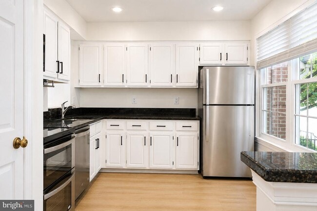 Building Photo - 2103 Dominion Heights Ct