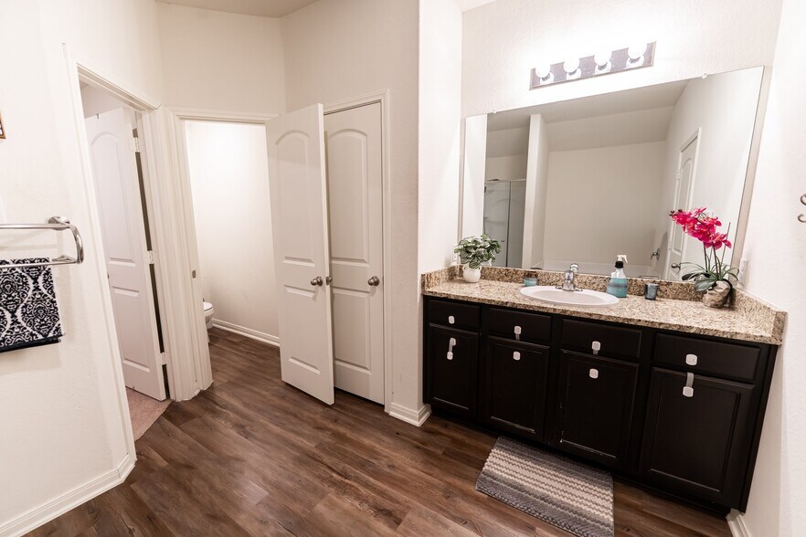 Building Photo - 6210 Underwood Way