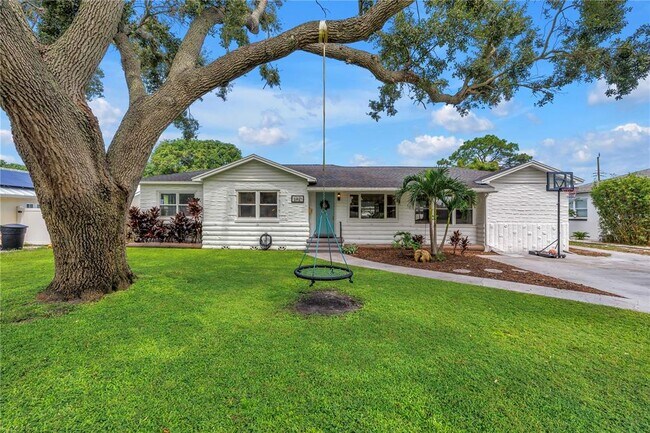 Primary Photo - 2421 Covina Way S