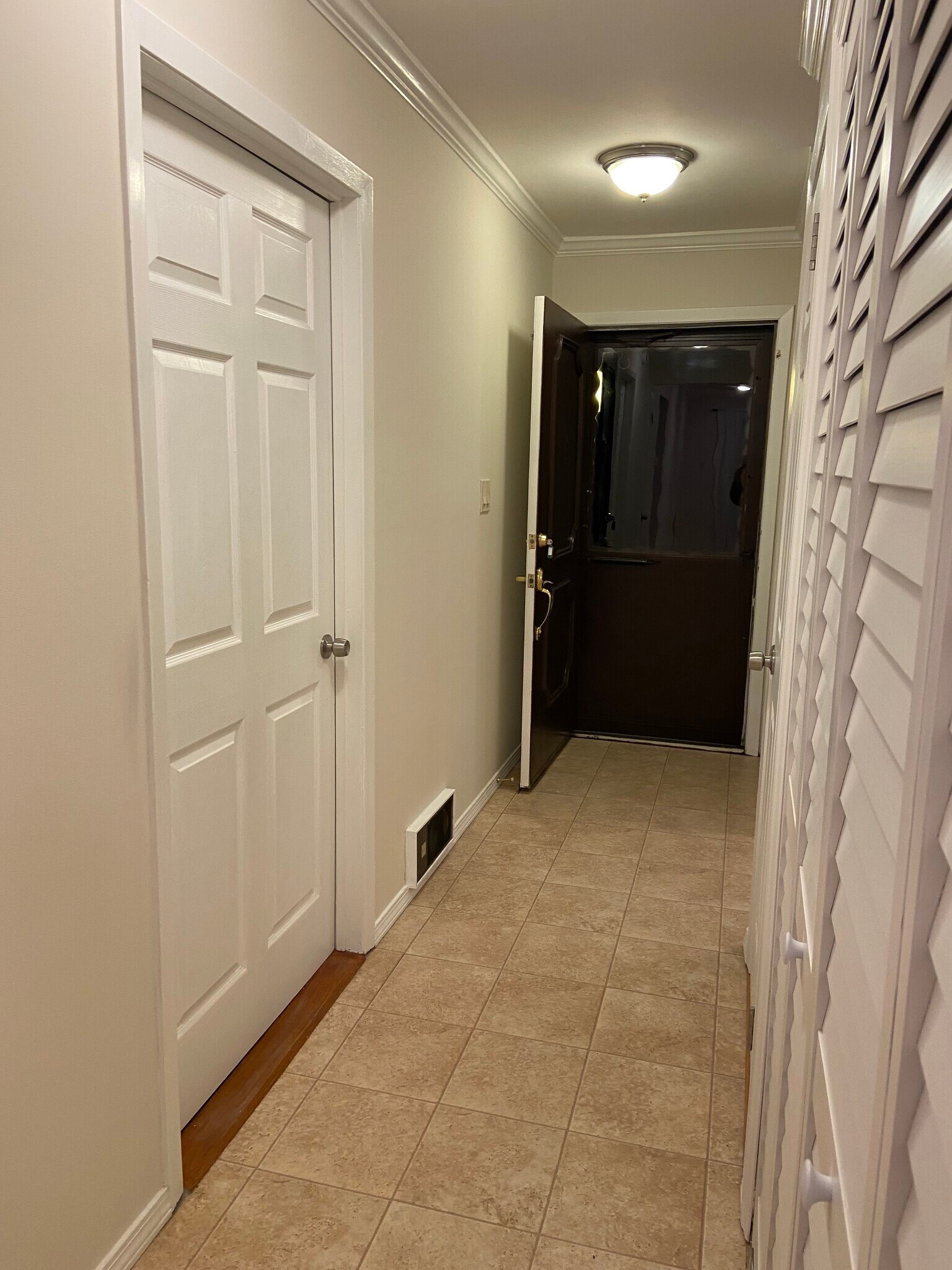 Building Photo - 180 Amberly Dr