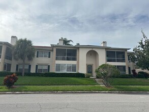 Building Photo - THE GRAND AT OLDE CARROLLWOOD