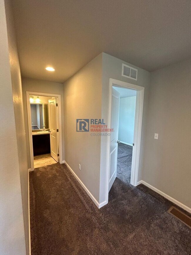 Building Photo - 2909 Quartz Pl