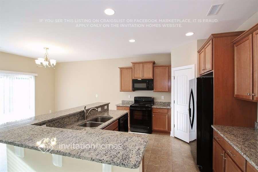Building Photo - 84 Hemlock Green Ln