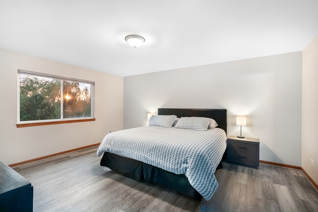 Building Photo - 1303 River Haven Trail