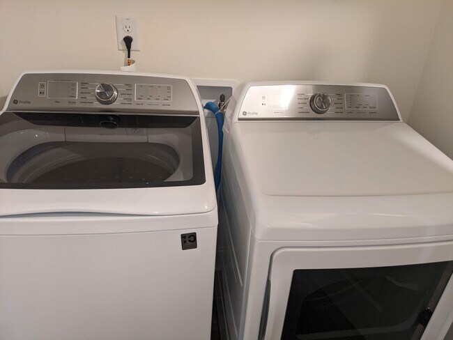 Building Photo - 1413 Sunset Peak Wy