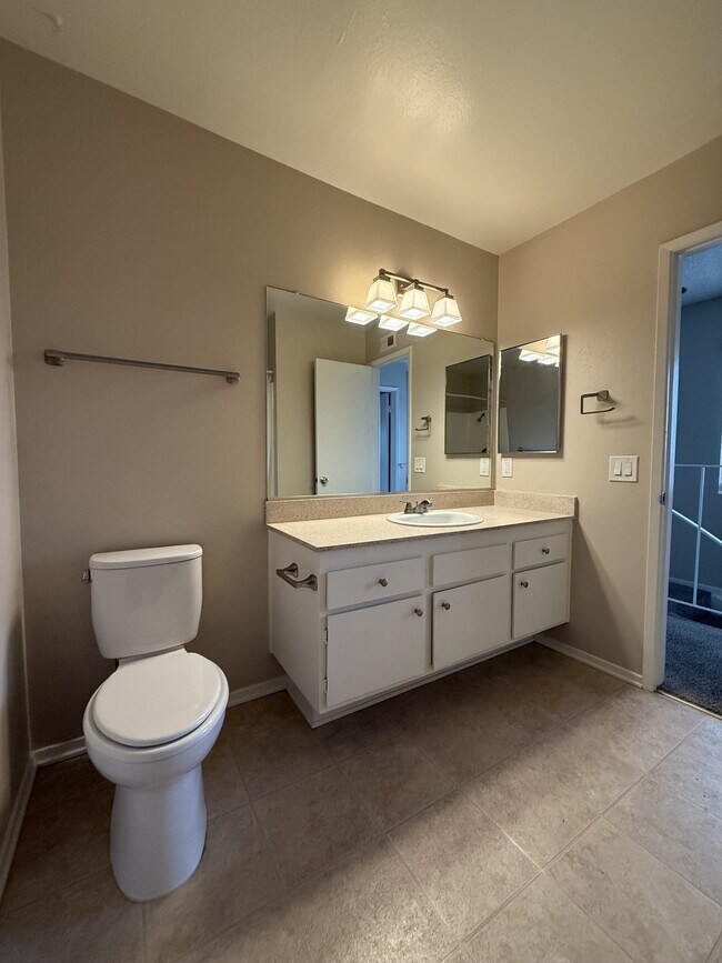 Building Photo - 183 Southampton Way