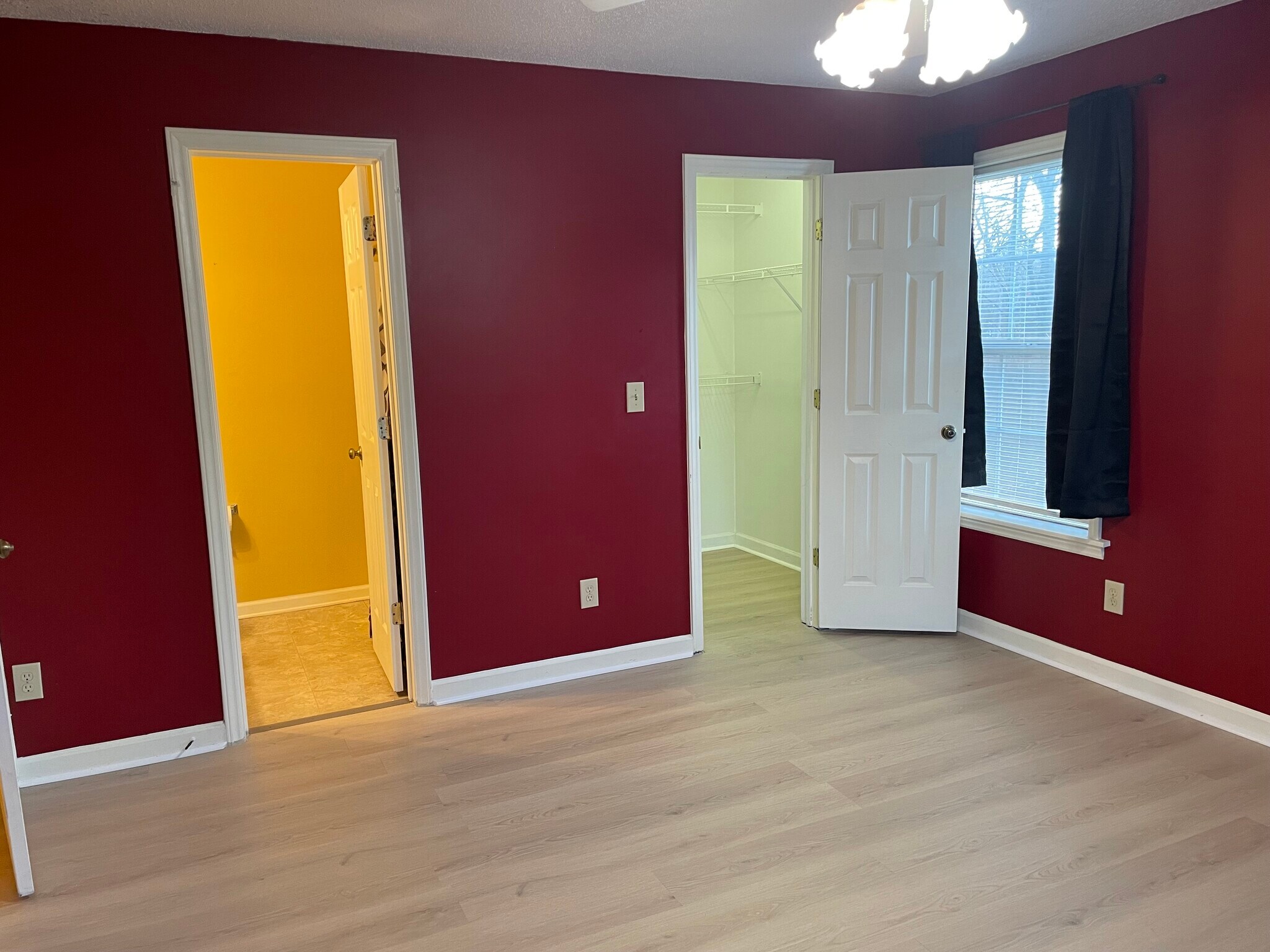 Building Photo - 6704 W Friendly Ave