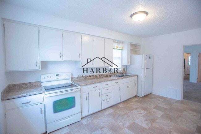 Primary Photo - 315 5th Ave NW