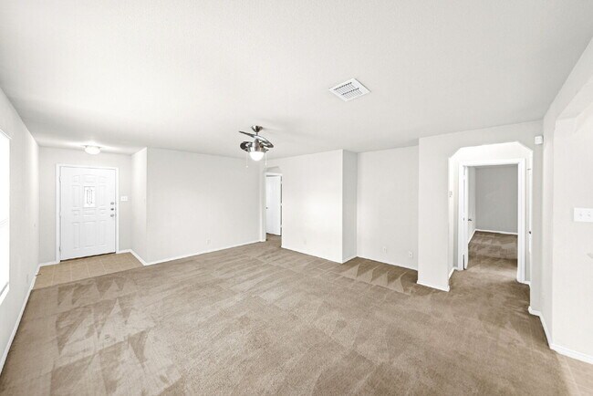 Building Photo - Charming 4-Bedroom Sanctuary - Spacious Living Awaits