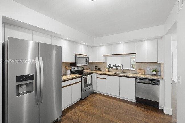 Primary Photo - 12950 SW 4th Ct