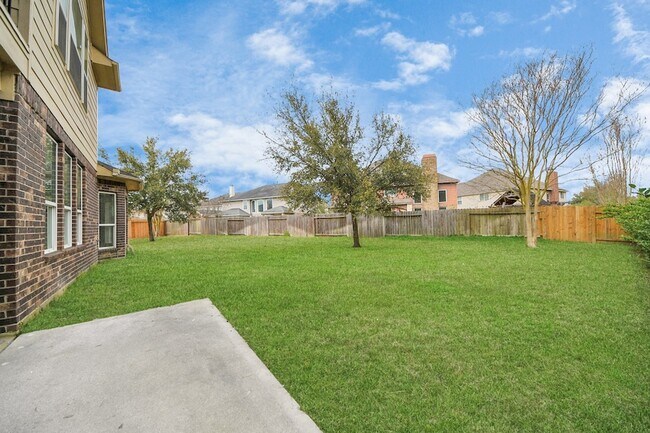 Building Photo - 18006 E Williams Bend Dr