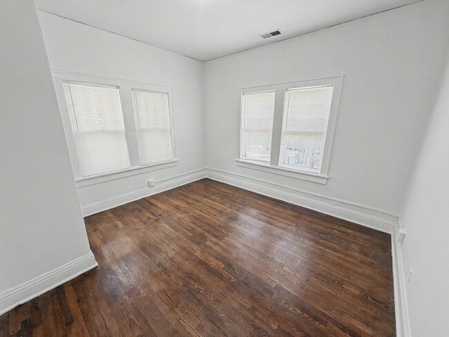 Building Photo - 340 N McLean Blvd