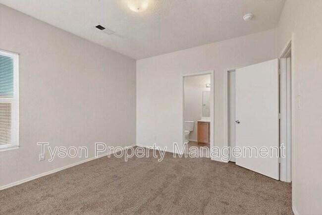 Building Photo - 8535 Zydecko Ave SW