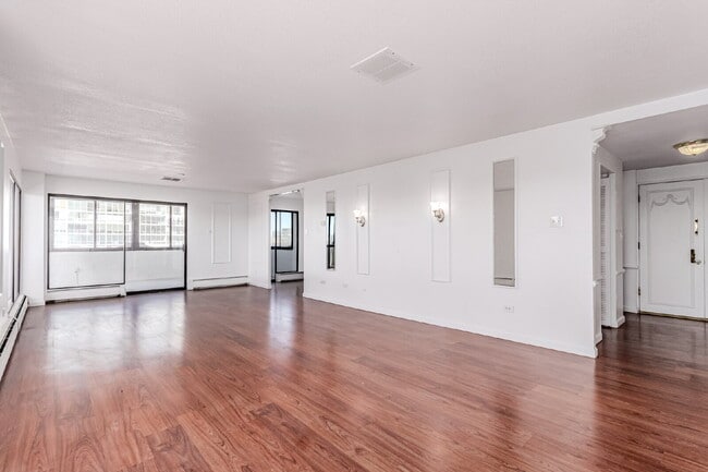 Building Photo - Three Bed / Two bath at Cherry Creek at th...