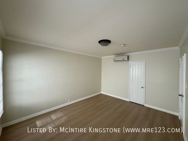 Building Photo - Ask for Move-in Specials | Beautiful 1BD/1...