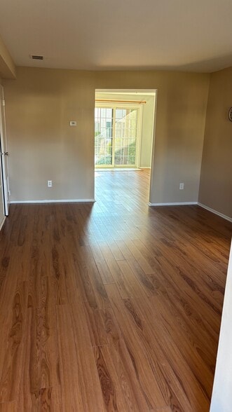 Building Photo - 30-13 Prospect St