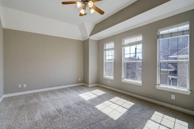 Master Bedroom - 3542 Cline St