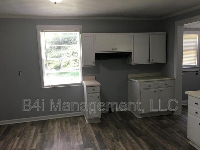 Building Photo - 37 Rehoboth Rd