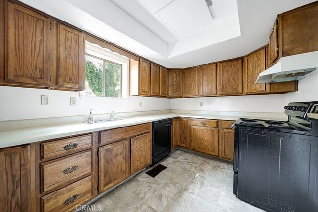 Building Photo - Charming 3 bed 2 bath home with bonus room...