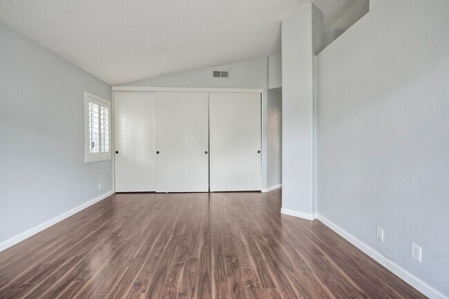 Building Photo - 3750 Via Del Rancho