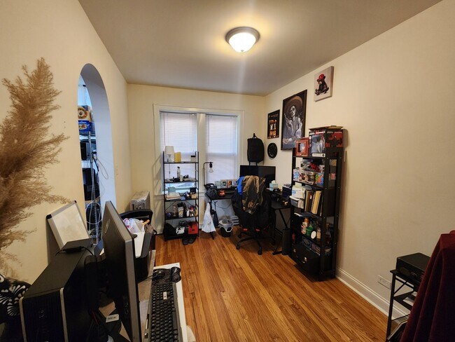 Building Photo - Spacious and Bright 1 Bedroom in Northpark