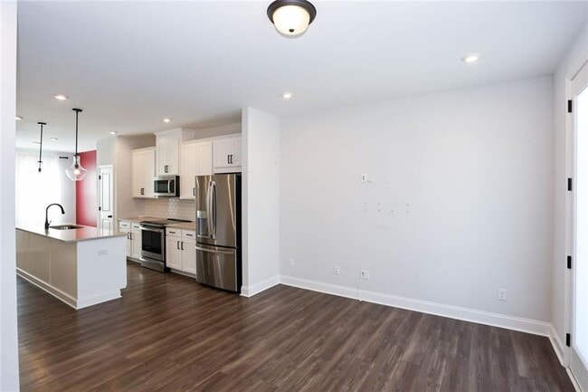 Building Photo - 313 Skylar Way SE