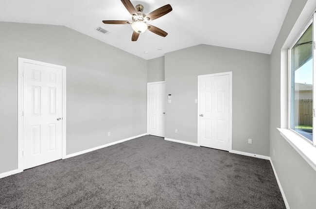 Building Photo - 4018 Floral Way Ct