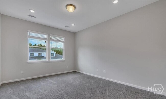 Building Photo - 20 Lower Creek Dr