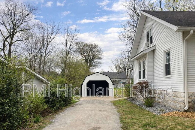 Building Photo - 217 Fite Ave E