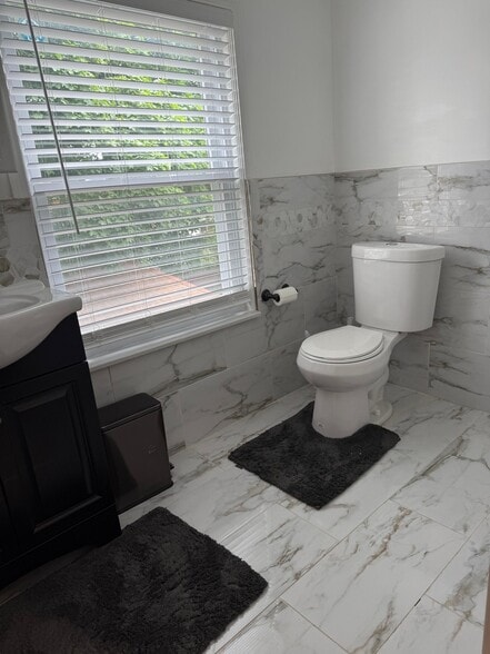 Building Photo - 18506 Snowden St