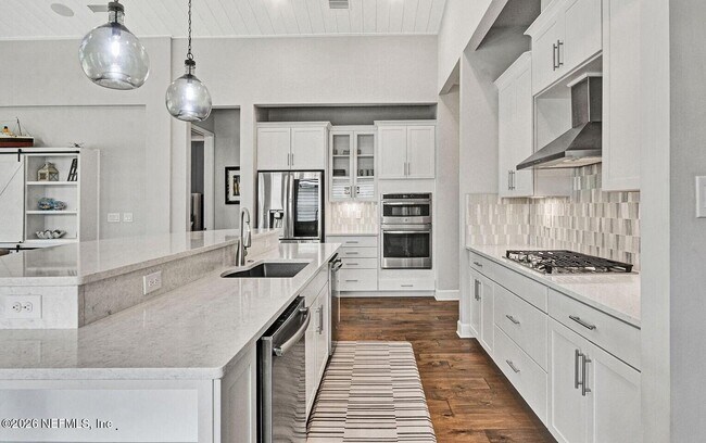 Building Photo - 104 Marquesa Cir