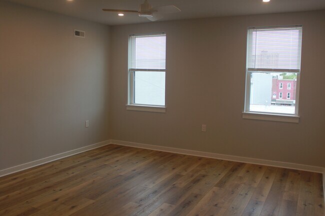 Building Photo - 409 Budd St