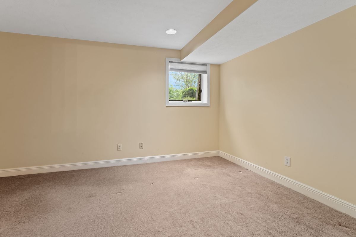Building Photo - 4673 Shadyside Ln