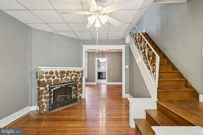 Building Photo - 6257 N 18th St