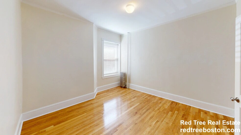 Building Photo - 1595 Beacon St