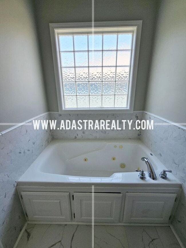 Building Photo - Fabulous Ranch Home in Liberty-Avaialable in MARCH!!