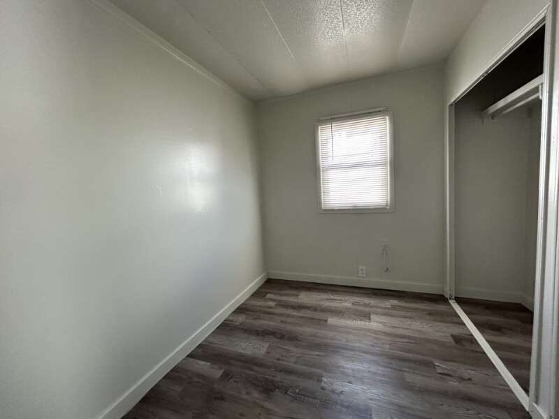 Building Photo - 500 S Main St