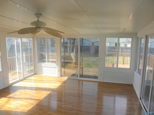 Building Photo - 128 Lewis Ln