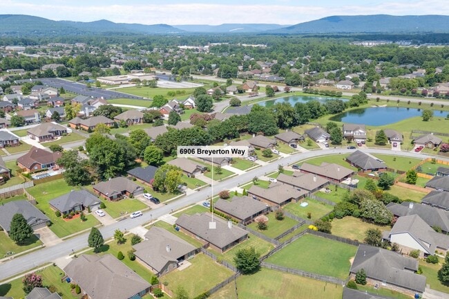 Building Photo - 6906 Breyerton Way SE