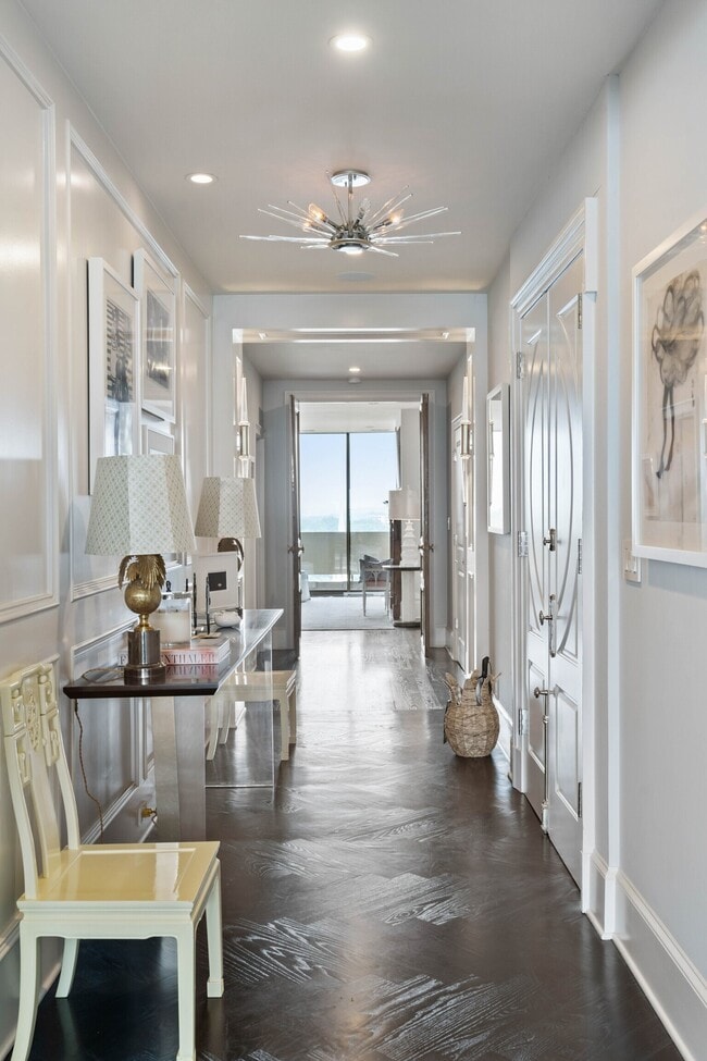 Building Photo - 2575 Peachtree Rd NE