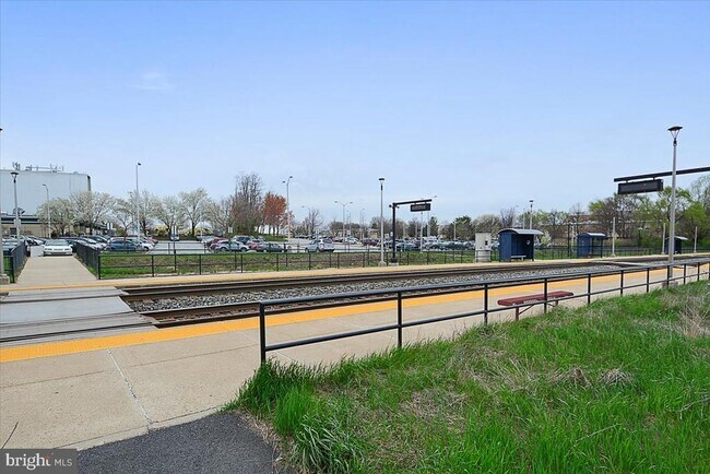 Building Photo - 452 Exchange Avenue