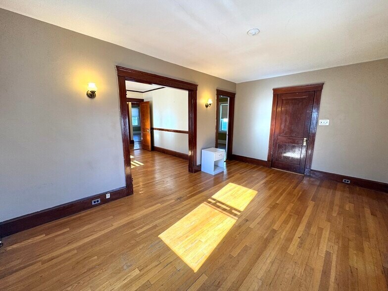 Building Photo - 81 Edenfield Ave